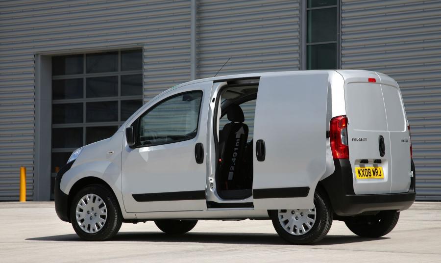  Peugeot Bipper 2008 года  (фото 13 из 93)